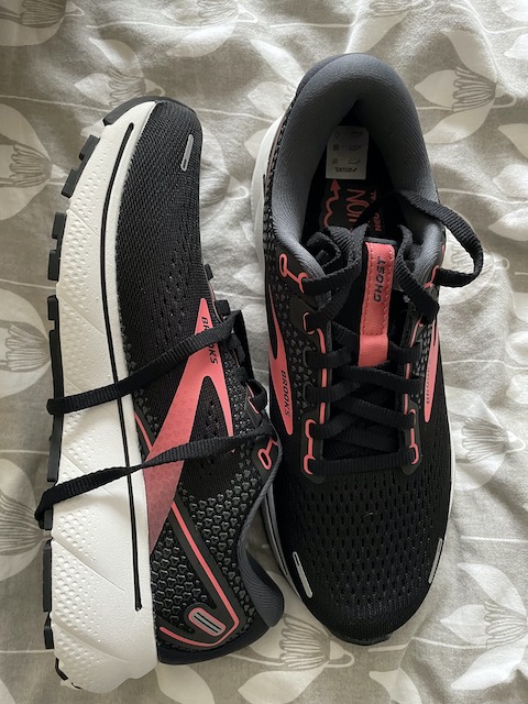 New Brooks Ghost 14 on the bed